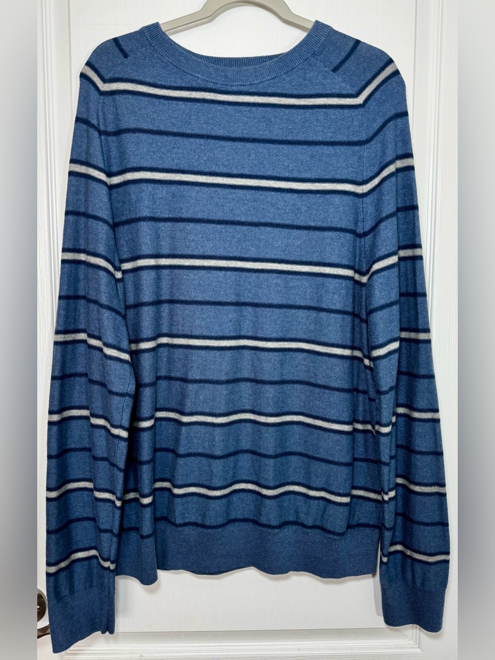 Men's Banana Republic Blue Striped Crewneck Sweater #1013